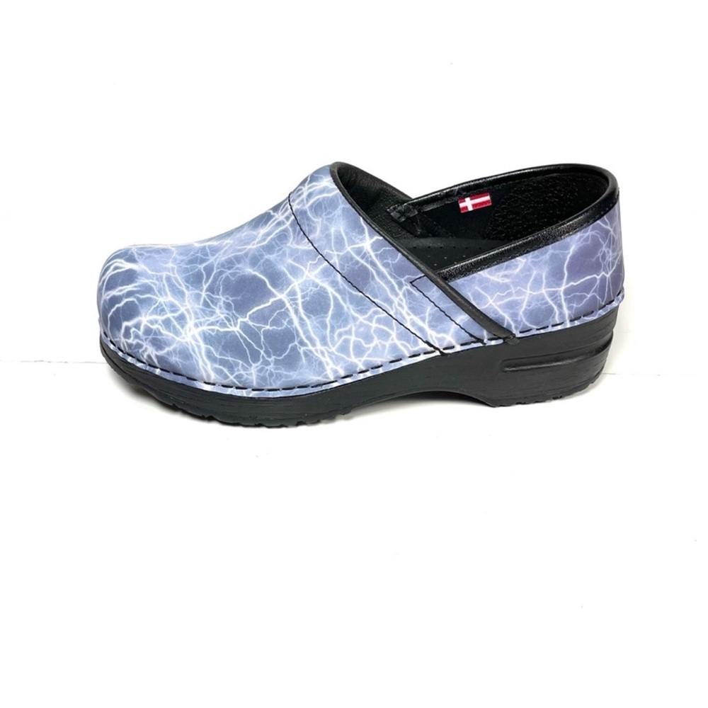 Sanita Clogs Women's Size 36 Blue
Professional Nursing Shoes.